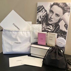 CHANEL GIFT SAMPLE SET